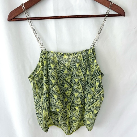 Chain strap pattern top - Picture 2 of 2